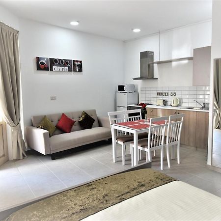 Gregorys Holiday Apartment Larnaca Ngoại thất bức ảnh
