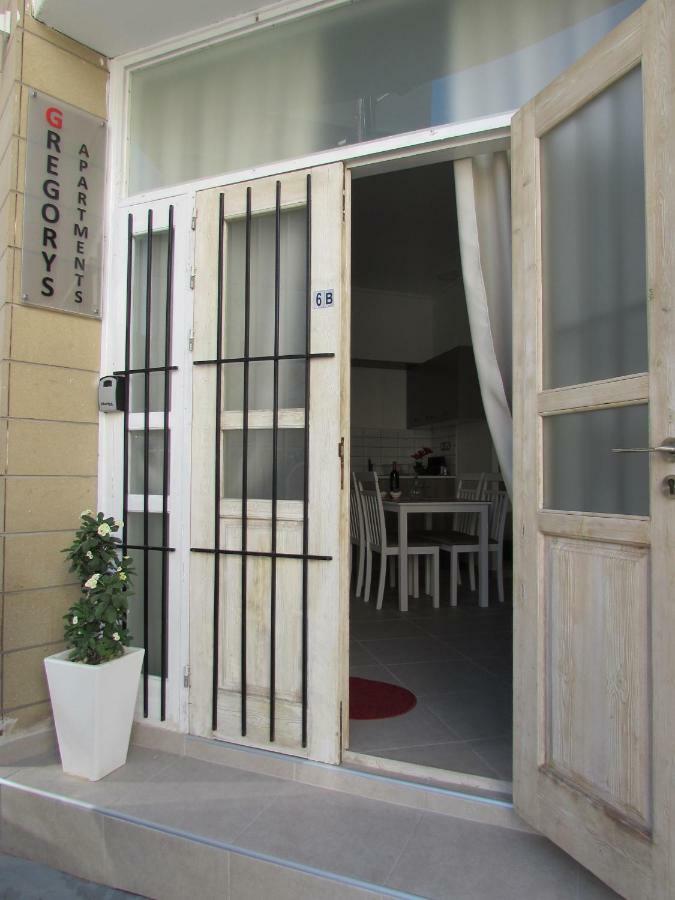 Gregorys Holiday Apartment Larnaca Ngoại thất bức ảnh