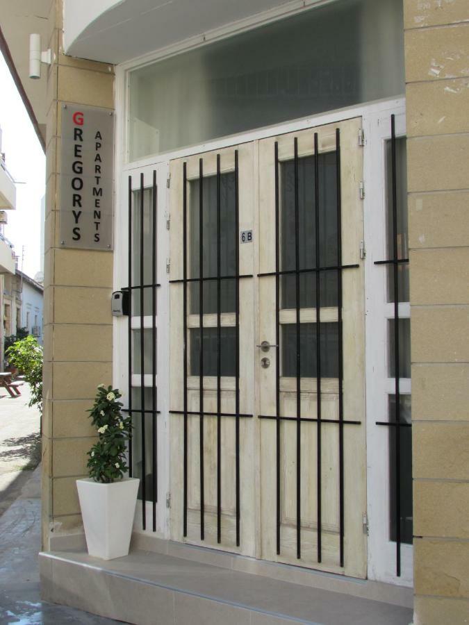 Gregorys Holiday Apartment Larnaca Ngoại thất bức ảnh