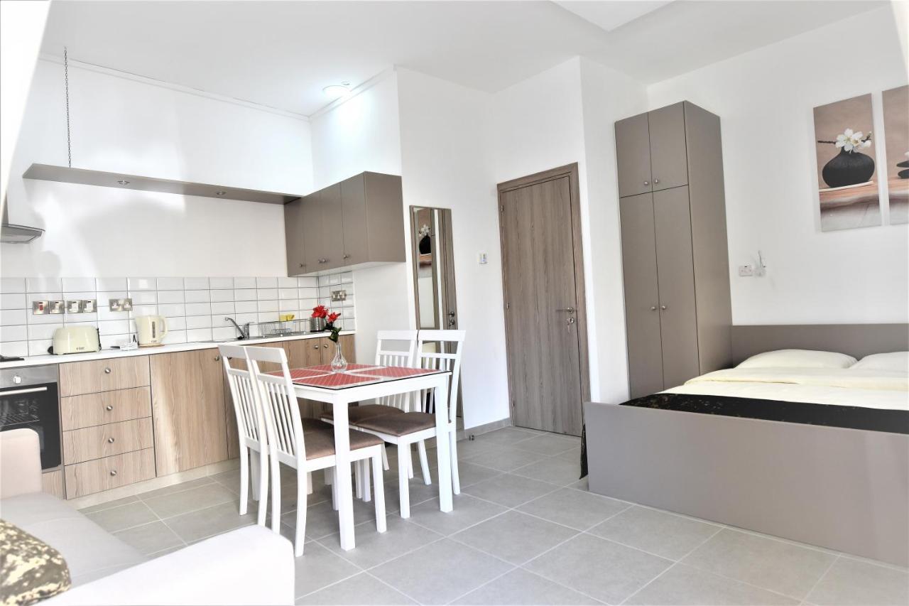 Gregorys Holiday Apartment Larnaca Ngoại thất bức ảnh