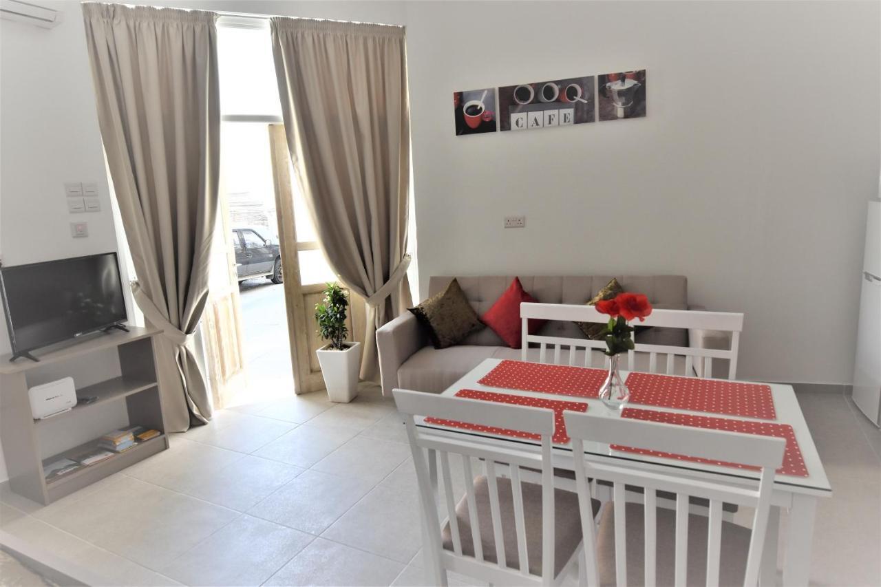 Gregorys Holiday Apartment Larnaca Ngoại thất bức ảnh