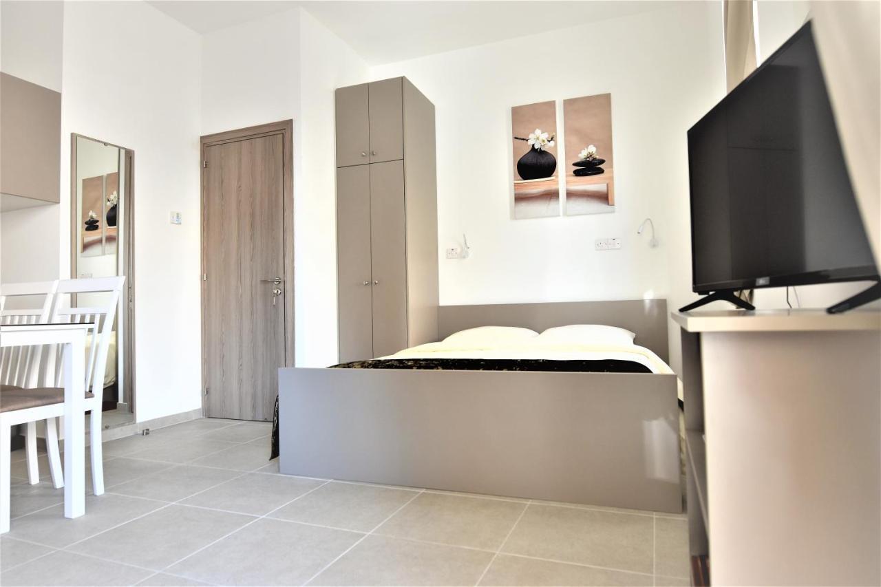 Gregorys Holiday Apartment Larnaca Ngoại thất bức ảnh