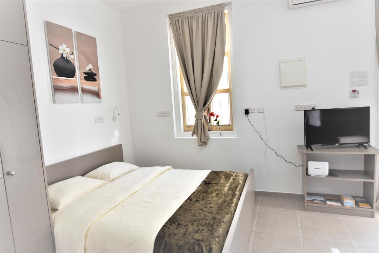 Gregorys Holiday Apartment Larnaca Ngoại thất bức ảnh