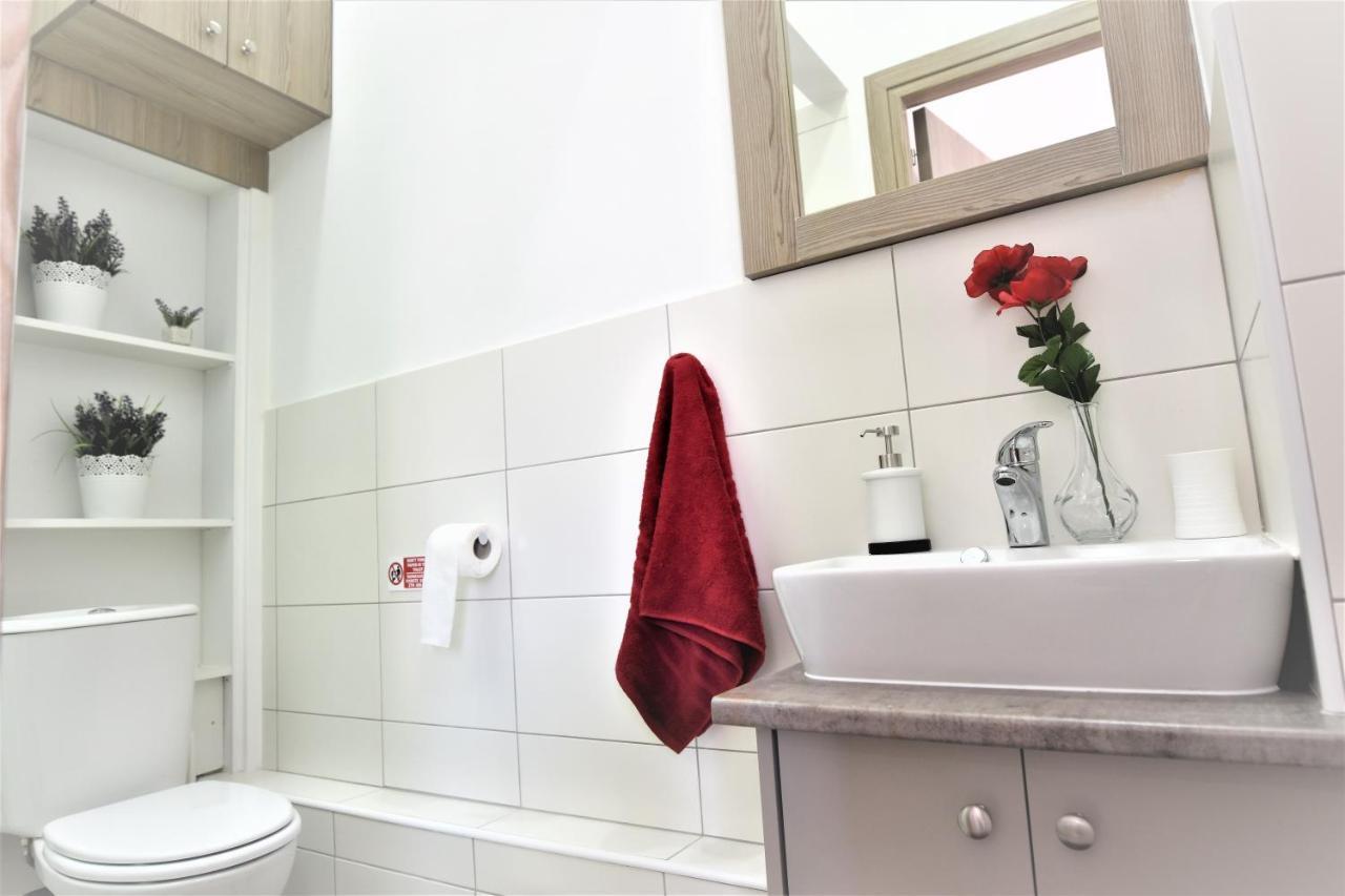 Gregorys Holiday Apartment Larnaca Ngoại thất bức ảnh