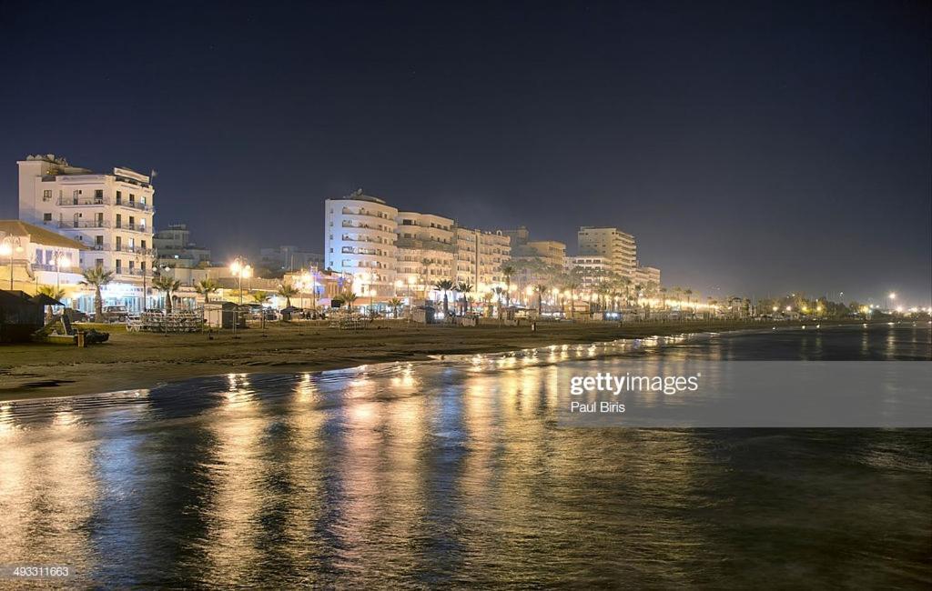 Gregorys Holiday Apartment Larnaca Ngoại thất bức ảnh