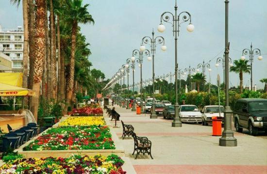 Gregorys Holiday Apartment Larnaca Ngoại thất bức ảnh