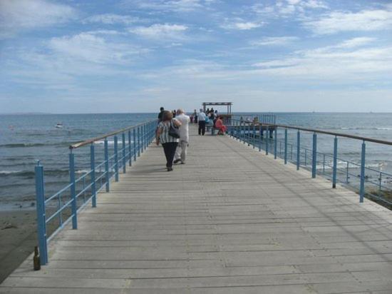 Gregorys Holiday Apartment Larnaca Ngoại thất bức ảnh
